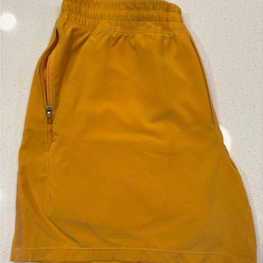 LULULEMON PACEBREAKER LINED 5” - Picture 2 of 4